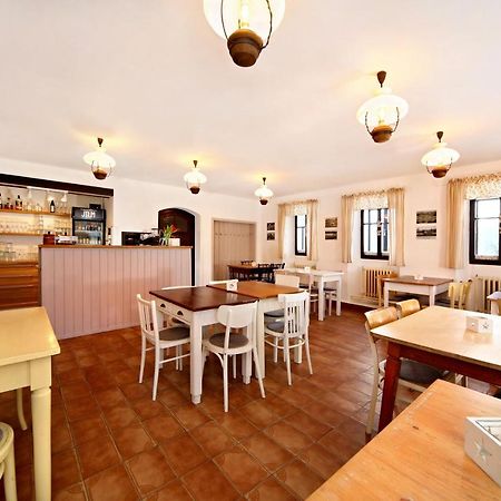 Restaurace A Penzion Jilm Илемнице Екстериор снимка